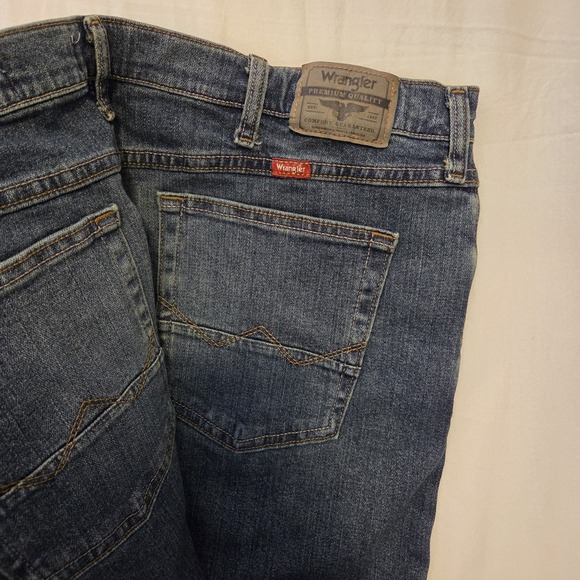 NWT Men's Wrangler 5 Star Jeans Slim Straight Denim 1092SSWJS 42 X 30 - Picture 5 of 5
